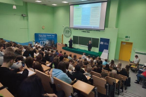 Uczniowie w Wyższej Szkole Finansów i Prawa w Bielsku-Białej - zdjęcie2
